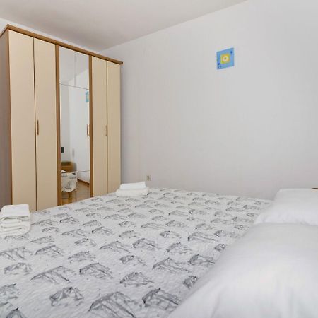 Apartments Ive - With Sea View Tisno Εξωτερικό φωτογραφία